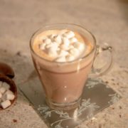 Čokoládová bomba do kávy či mléka s marshmallow